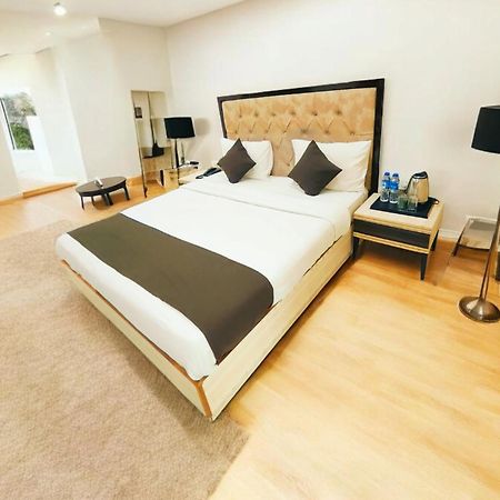 The Almora Residency - Complimentary Airport Trasnfer Hotell New Delhi Eksteriør bilde