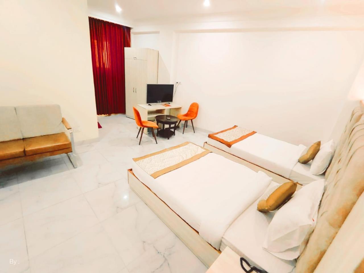 The Almora Residency - Complimentary Airport Trasnfer Hotell New Delhi Eksteriør bilde