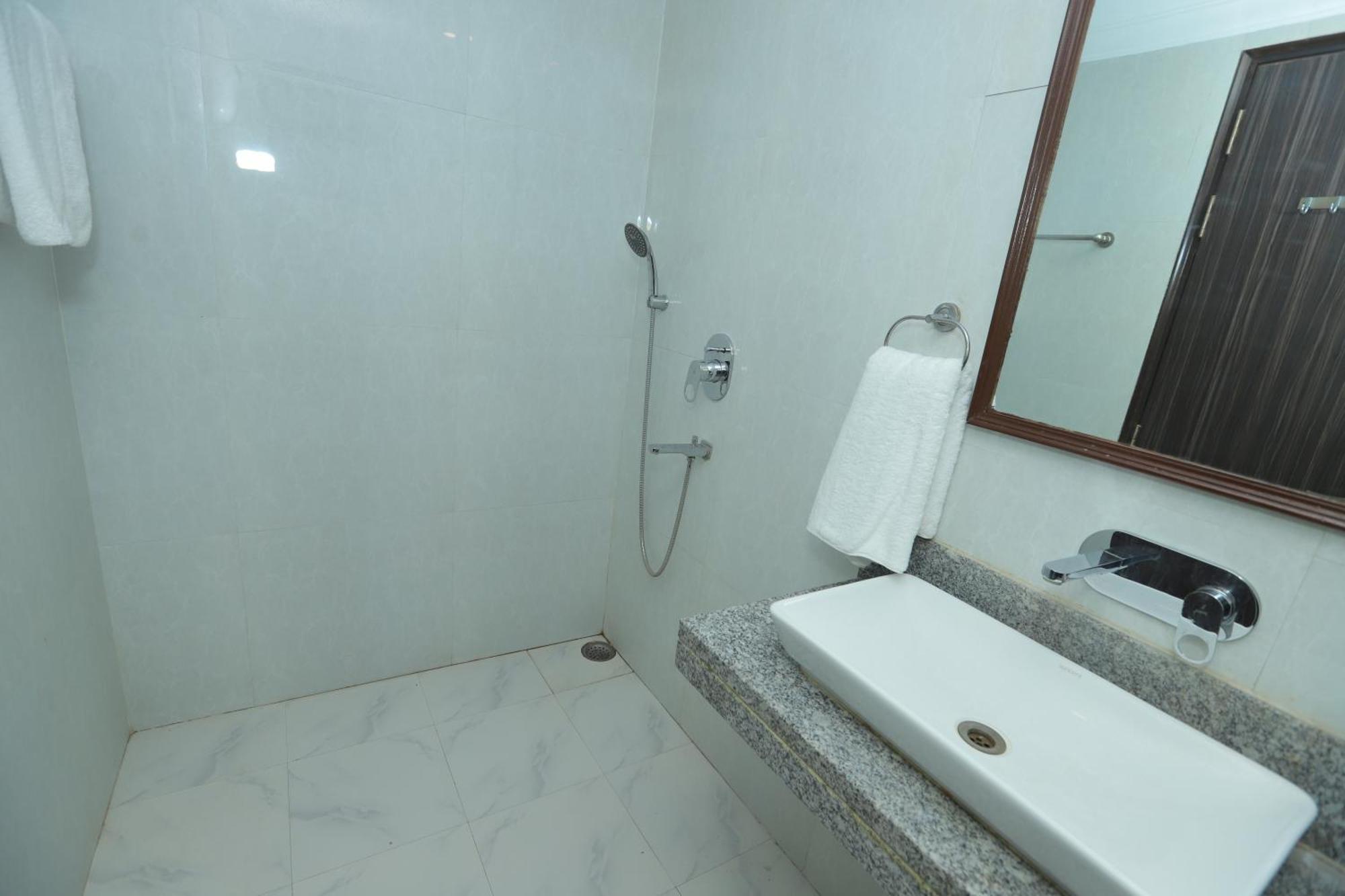 The Almora Residency - Complimentary Airport Trasnfer Hotell New Delhi Eksteriør bilde