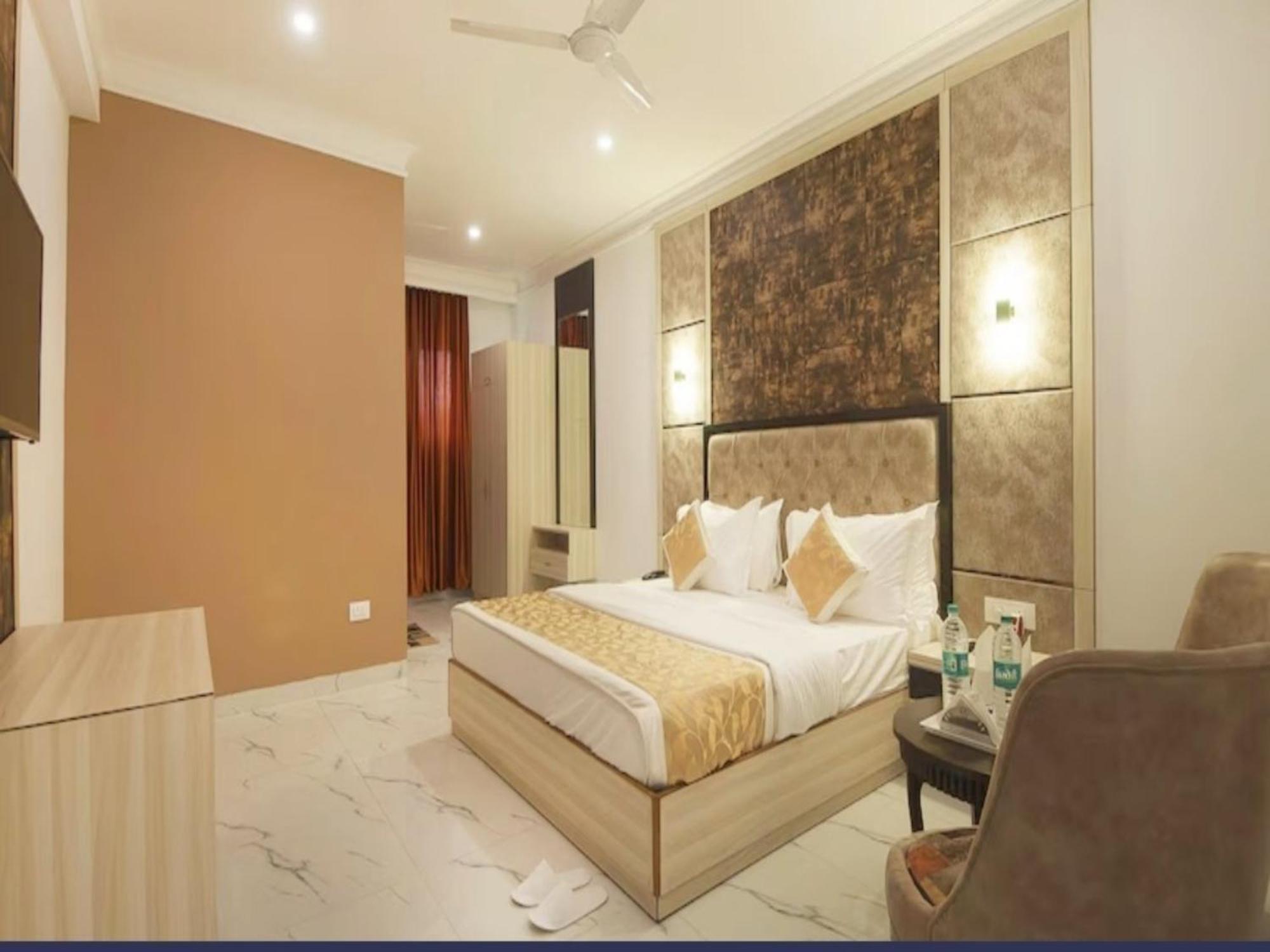 The Almora Residency - Complimentary Airport Trasnfer Hotell New Delhi Eksteriør bilde