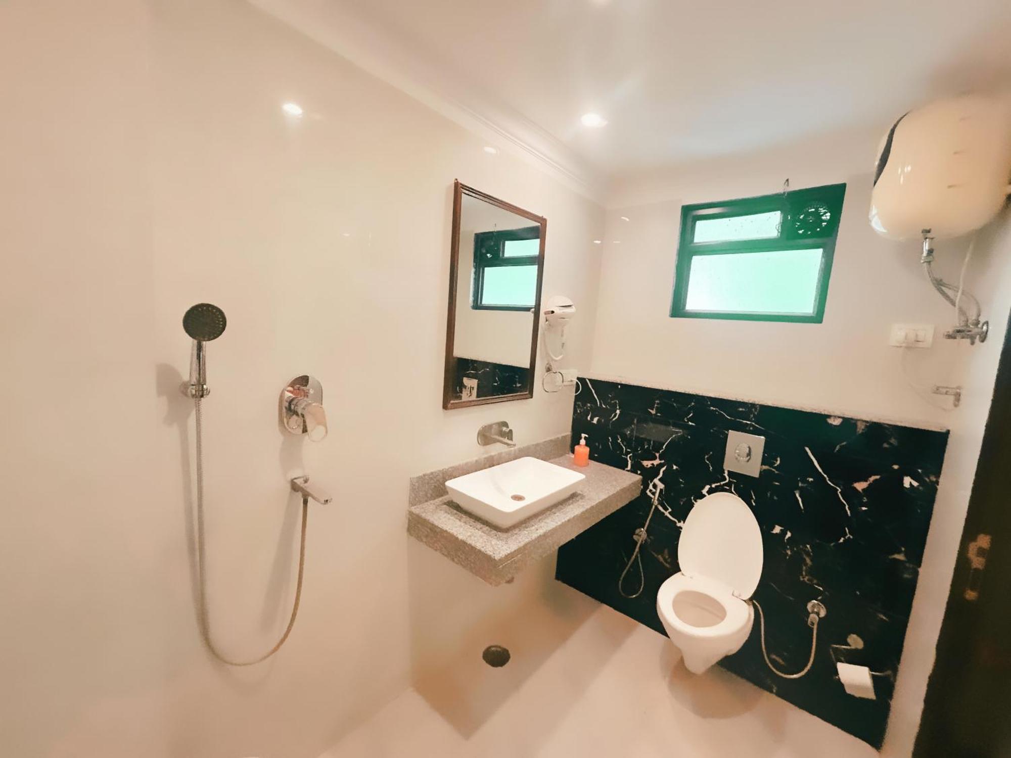 The Almora Residency - Complimentary Airport Trasnfer Hotell New Delhi Eksteriør bilde