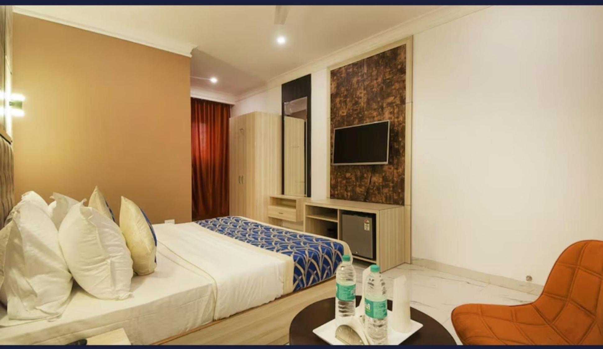 The Almora Residency - Complimentary Airport Trasnfer Hotell New Delhi Rom bilde