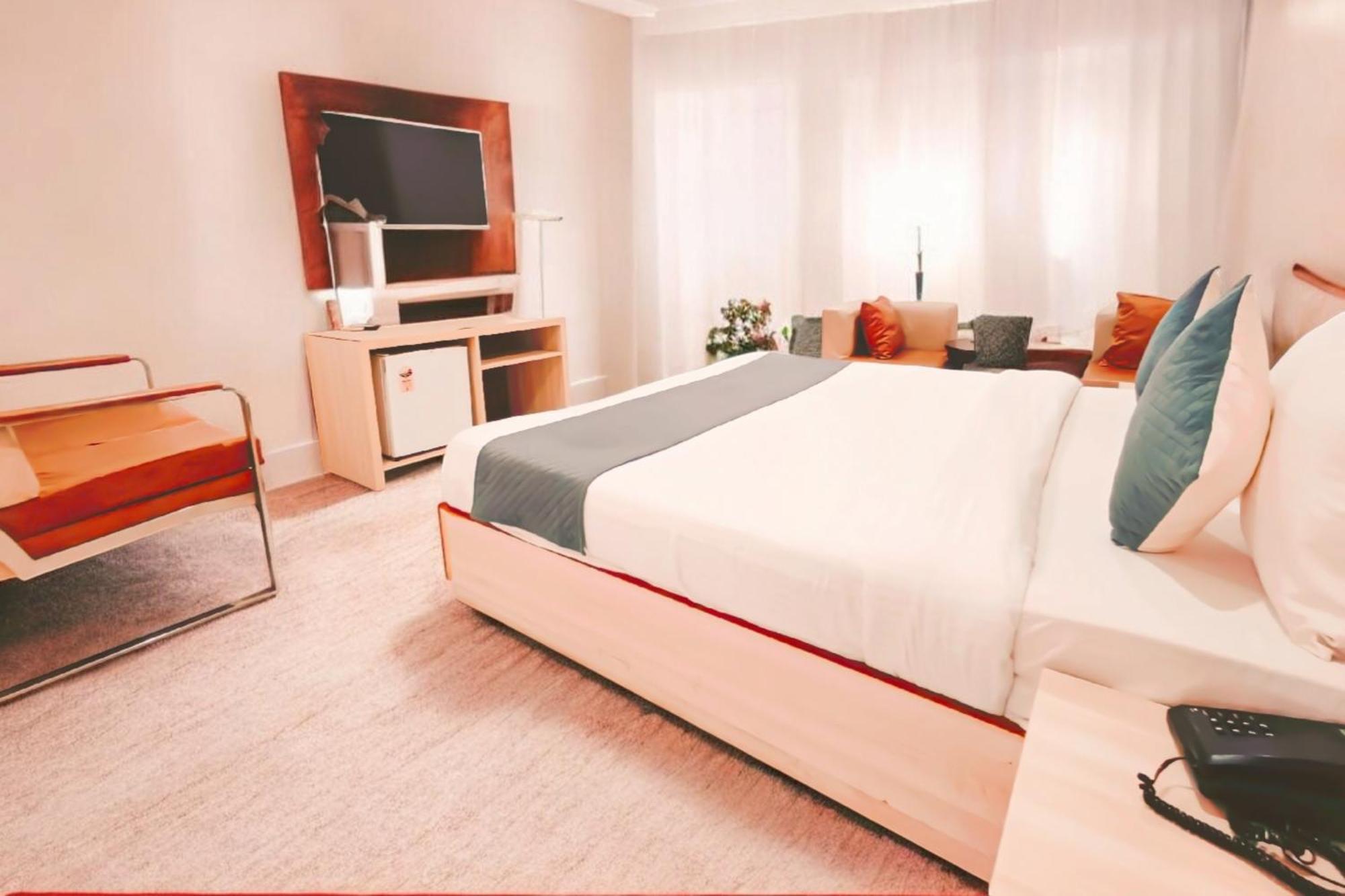 The Almora Residency - Complimentary Airport Trasnfer Hotell New Delhi Eksteriør bilde