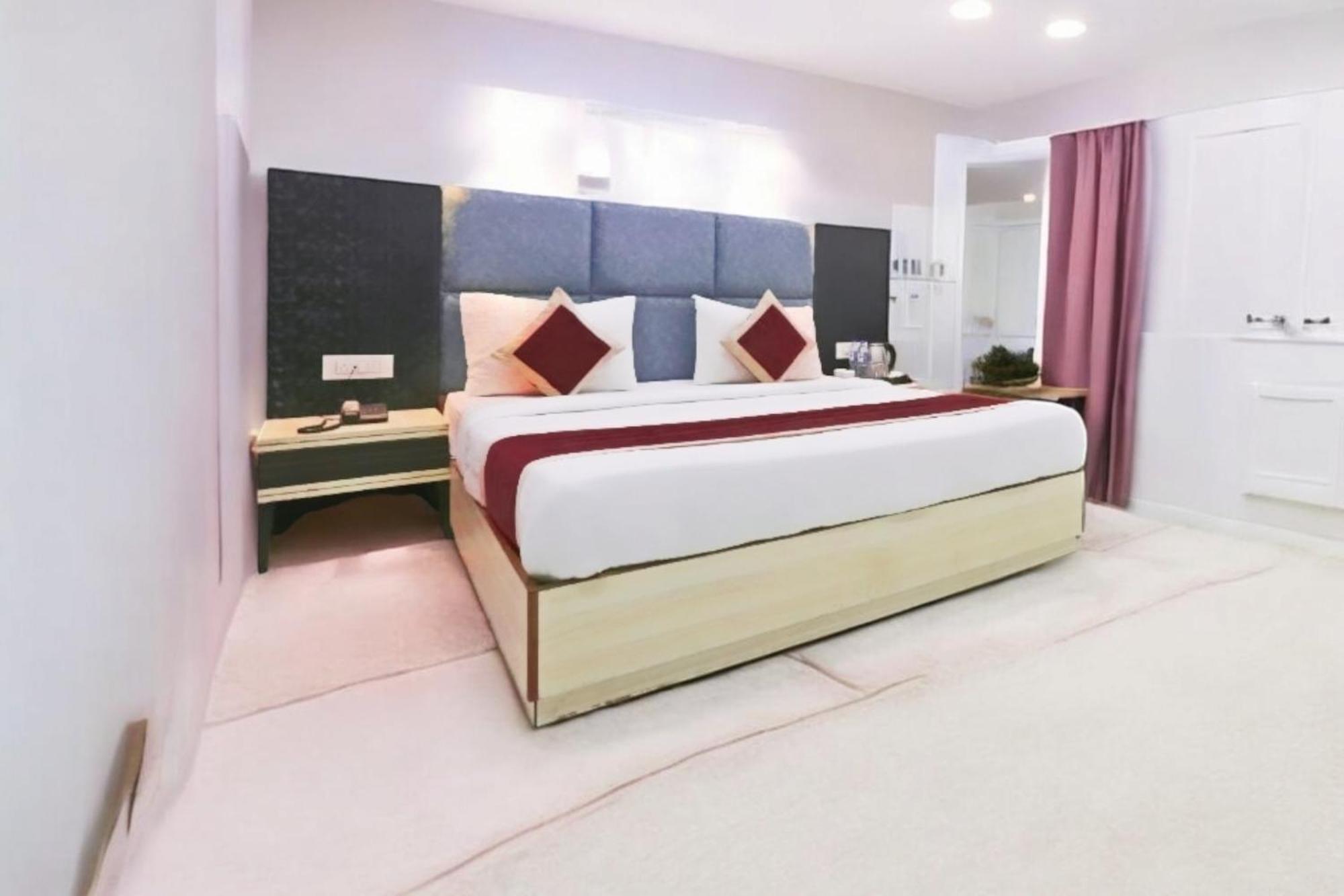 The Almora Residency - Complimentary Airport Trasnfer Hotell New Delhi Eksteriør bilde